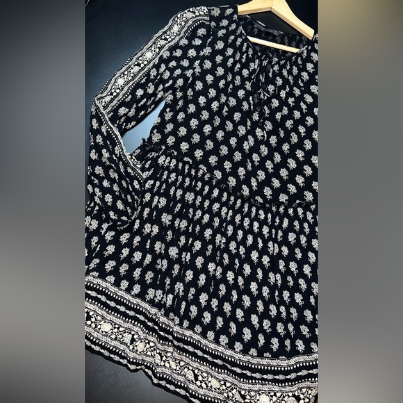 ZARA Black Printed Cinched Waist Dress size Small EUC - Picture 1 of 9